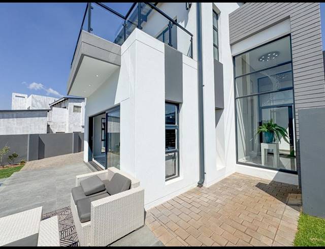 4 BEDROOM HOUSE FOR SALE IN FOUNTAINBROOK ESTATE